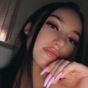 Meet your Posher, Natalie